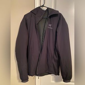 Arc’teryx Black LT Atom Hoody Large